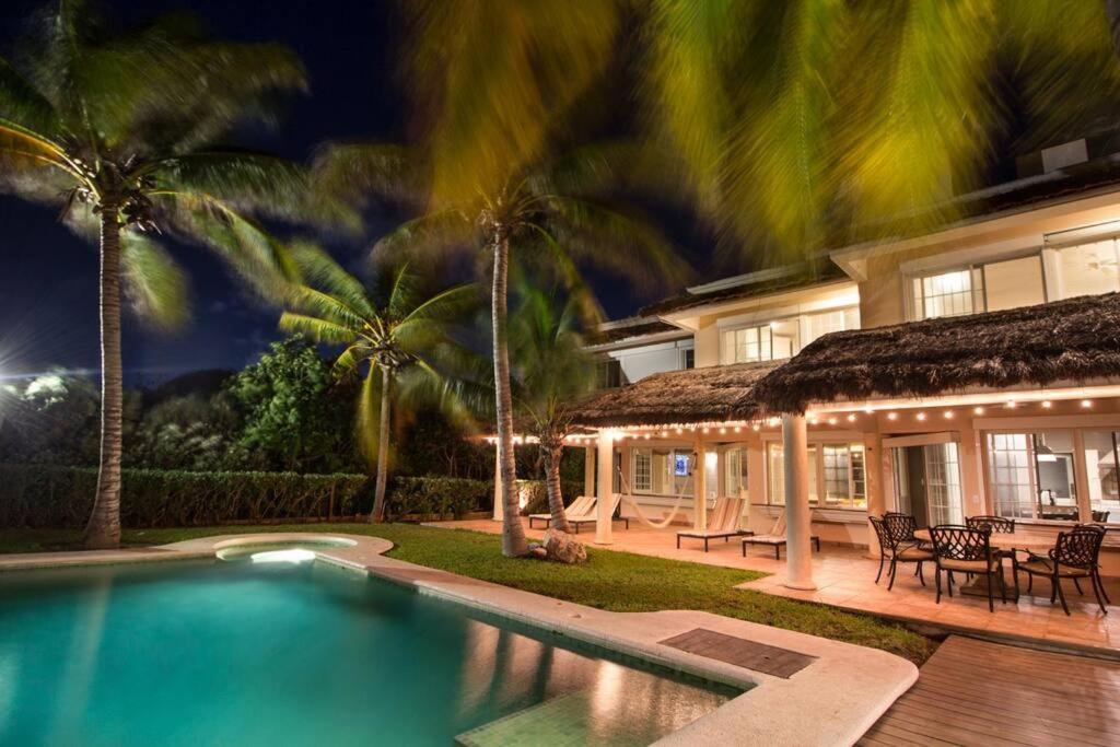 El Meco Beachfront & Private Pool Villa By Casa Paraiso Cancún Exteriör bild